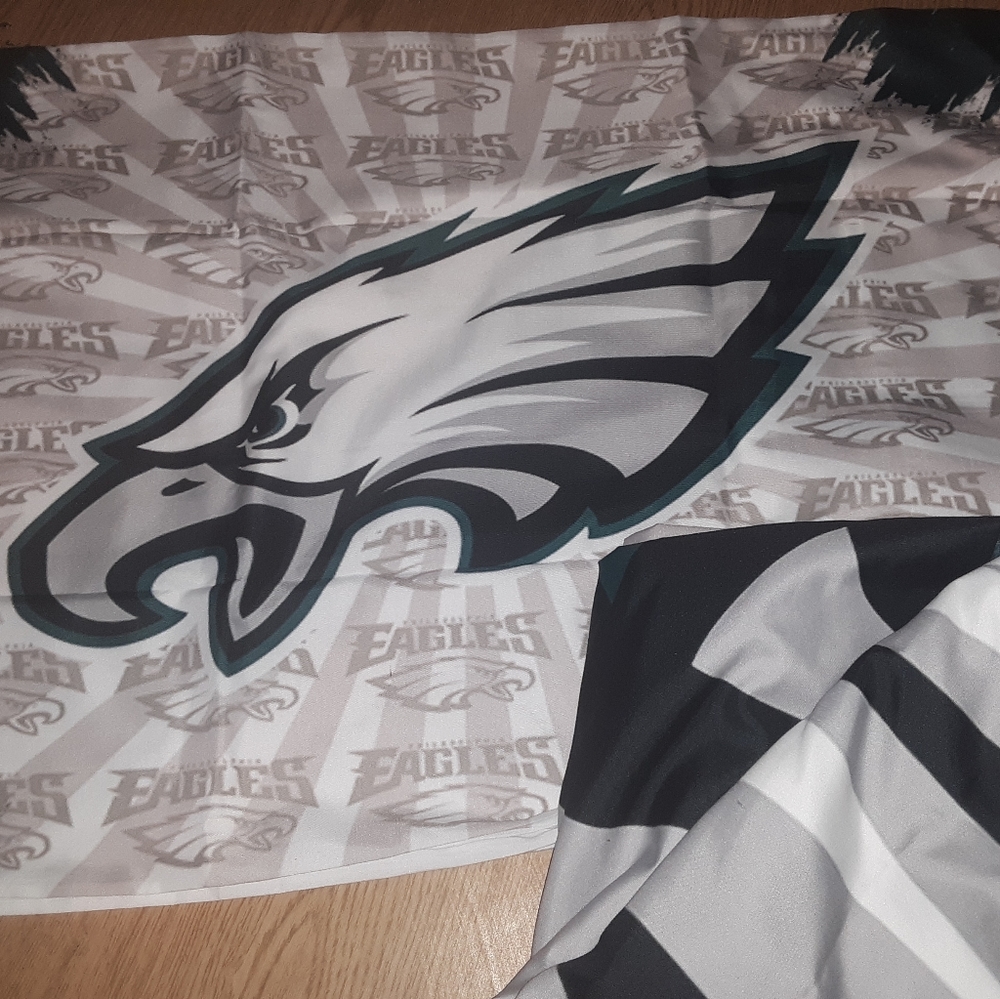 Comforter cover and pillow case.